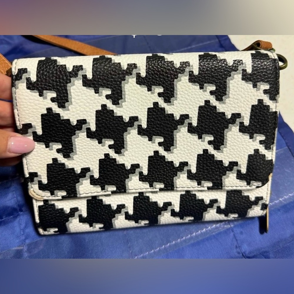 31 Crossbody Clutch